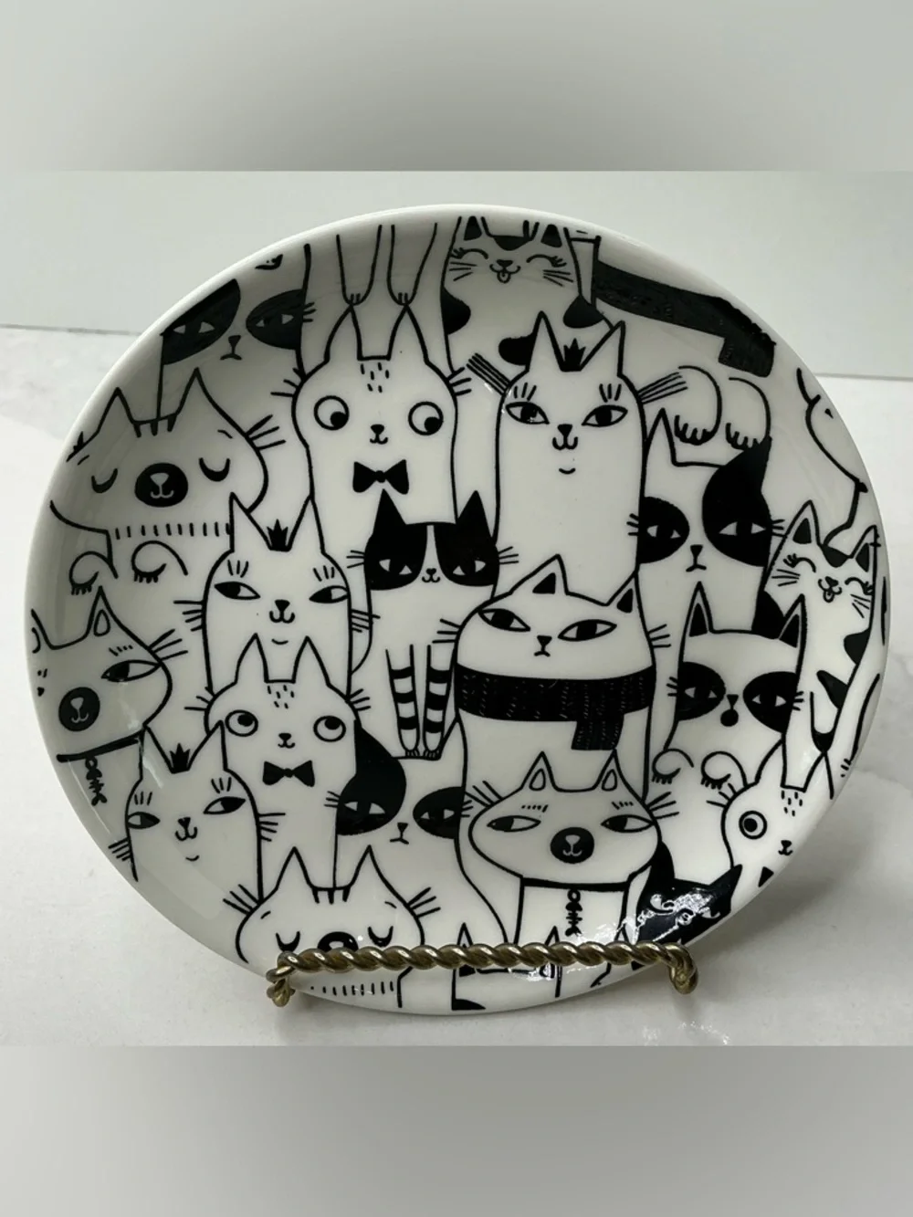 Cat Plate or Cat Dish Dessert Plate Ceramic 5” Kitten Faces White Black NEW